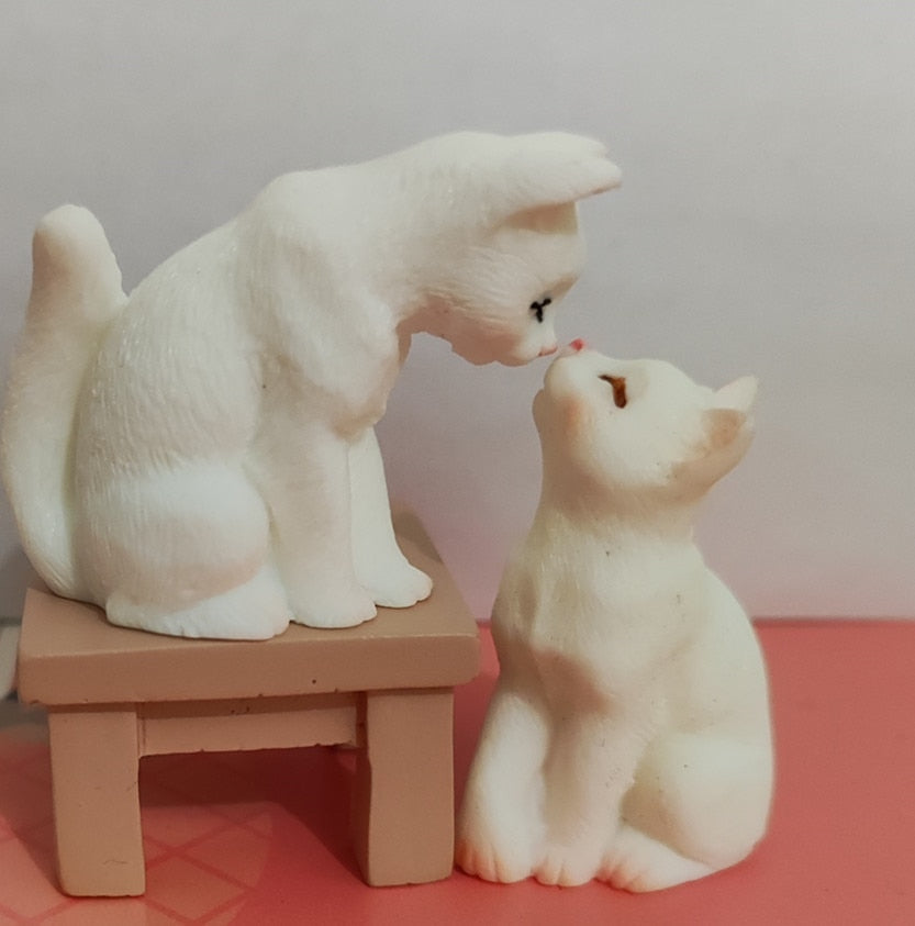 Mini Cartoon Cat Resin Figurines - Cute Desk Deco