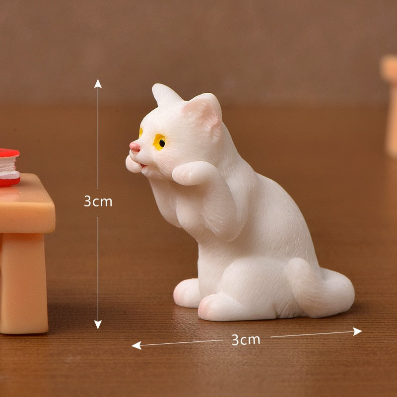 Mini Cartoon Cat Resin Figurines - Cute Desk Deco