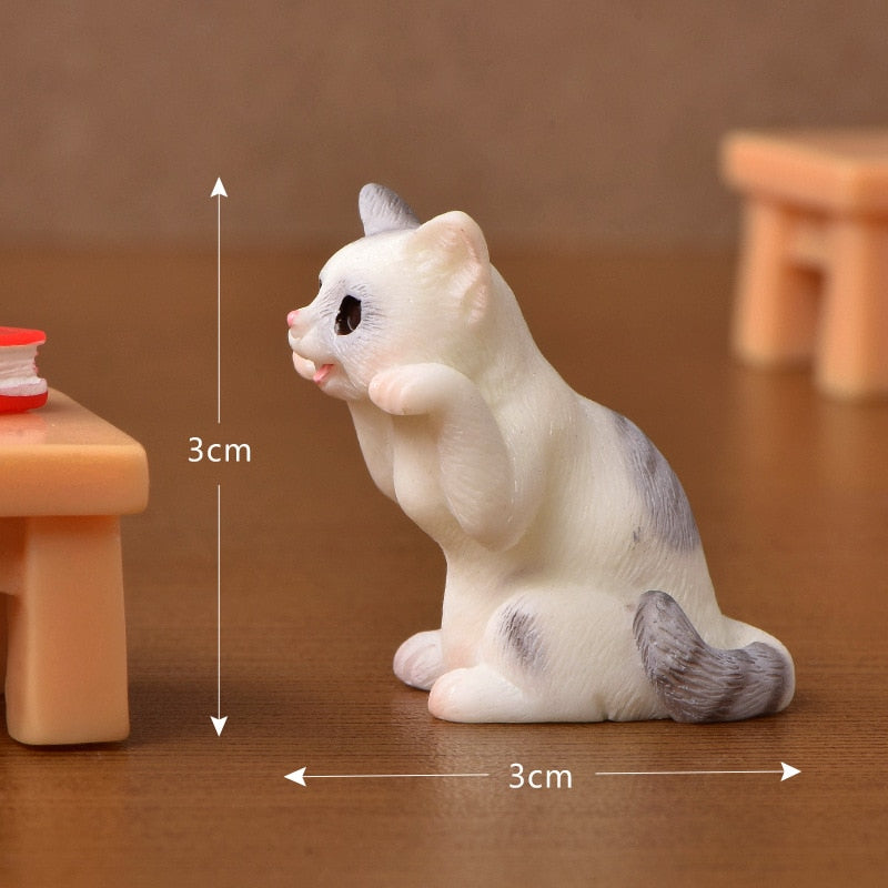 Mini Cartoon Cat Resin Figurines - Cute Desk Deco