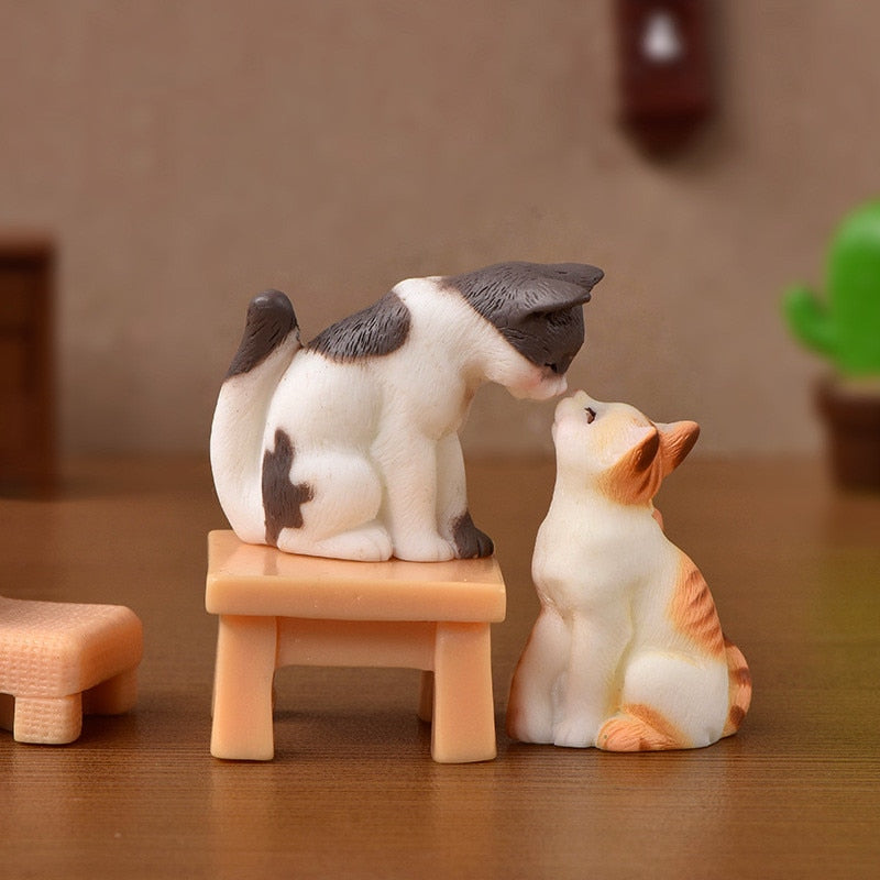 Mini Cartoon Cat Resin Figurines - Cute Desk Deco