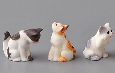 Mini Cartoon Cat Resin Figurines - Cute Desk Deco