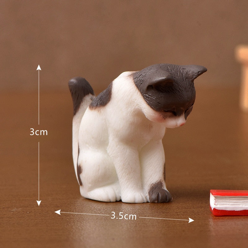 Mini Cartoon Cat Resin Figurines - Cute Desk Deco