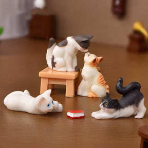 Mini Cartoon Cat Resin Figurines - Cute Desk Deco